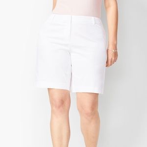 TALBOTS  White Bermuda Short Petite